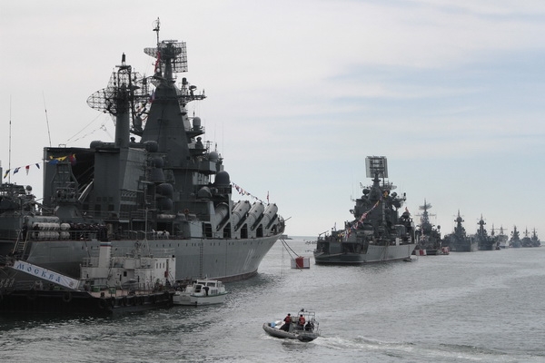 Шаманов: российская группировка в Черном море способна нанести ущерб любым кораблям