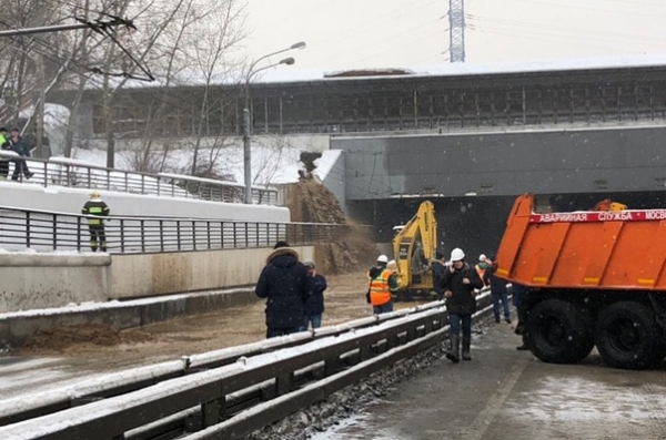 Установлены причины аварии на дамбе «Канала имени Москвы» в Тушино