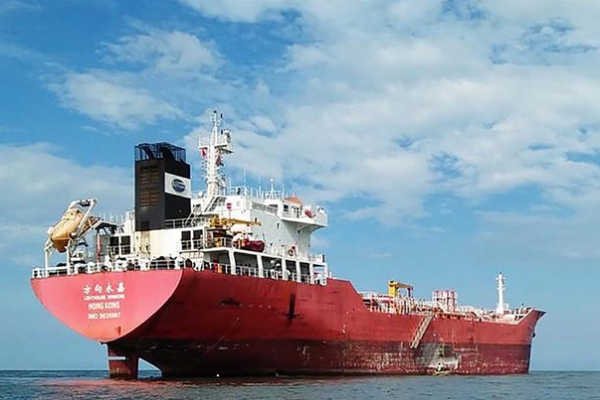 Южнокорейский танкер задержан по подозрению в нарушении санкций против КНДР