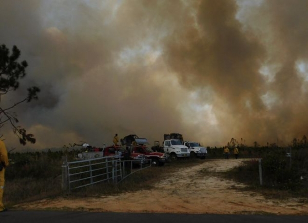 Из-за лесного пожара во Флориде проводится эвакуация